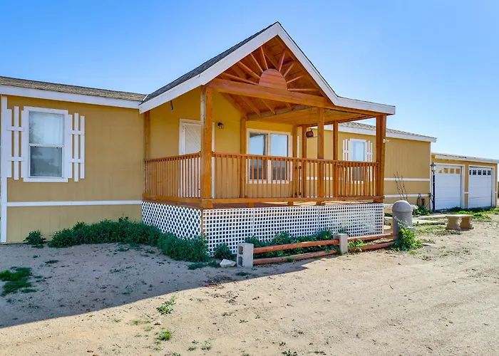 Hualapai Mountain Views & Deck! Getaway Yucca
