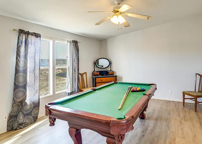Hualapai Mountain Views & Deck! Getaway *