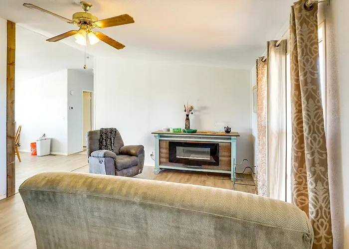 Holiday home Hualapai Mountain Views & Deck! Getaway Yucca