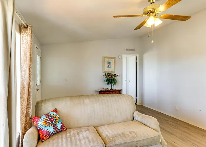 Hualapai Mountain Views & Deck! Getaway Holiday home