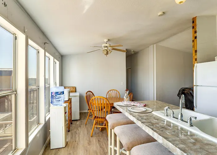 Hualapai Mountain Views & Deck! Getaway * Yucca
