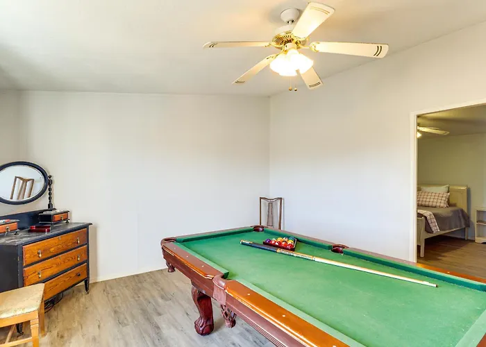 Hualapai Mountain Views & Deck! Getaway Holiday home *