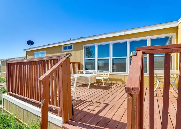 Hualapai Mountain Views & Deck! Getaway Holiday home *