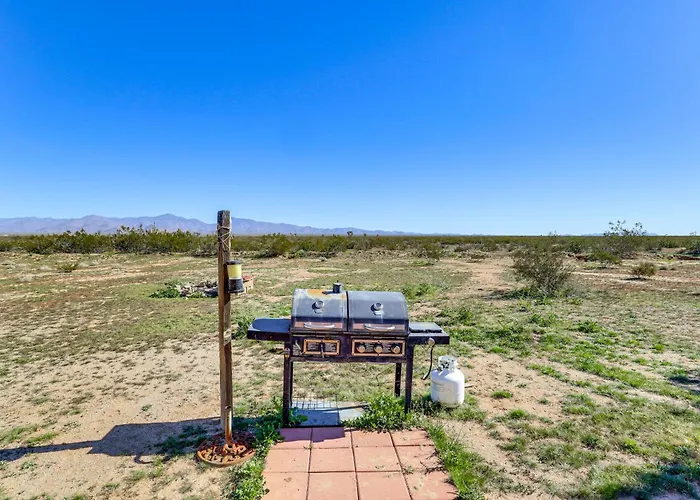 Hualapai Mountain Views & Deck! Getaway Yucca