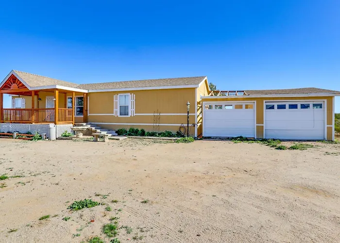 Hualapai Mountain Views & Deck! Getaway